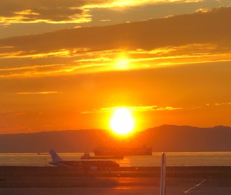 中部国際空港セントレアの夕陽