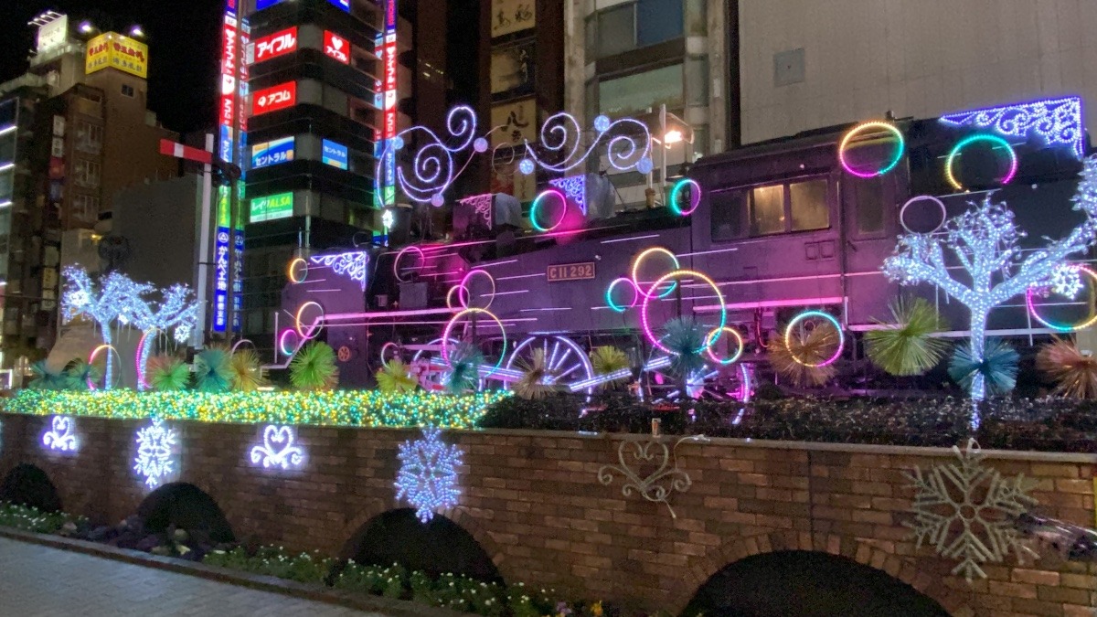 新橋駅　機関車イルミネーション