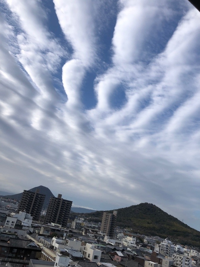 讃岐富士と雲