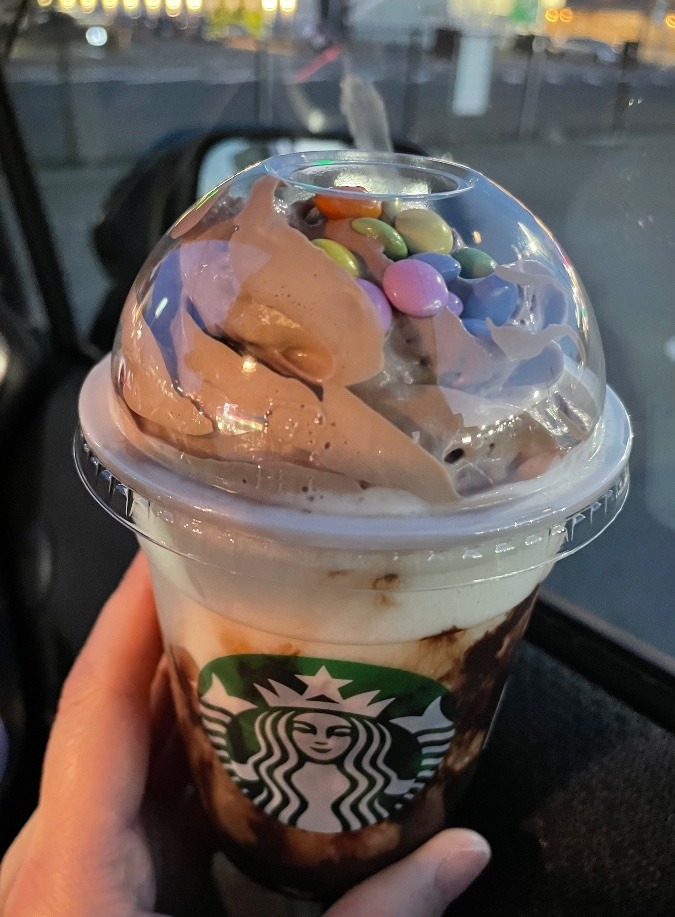 チョコバナナバナナフラペチーノ🎶