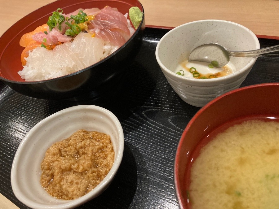 海鮮丼