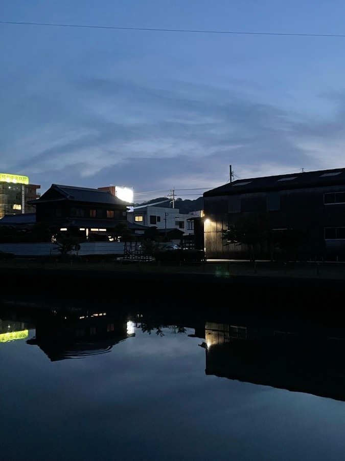 19時半の空と川✨