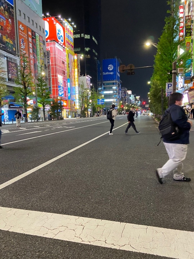 日曜日　20:30の秋葉原