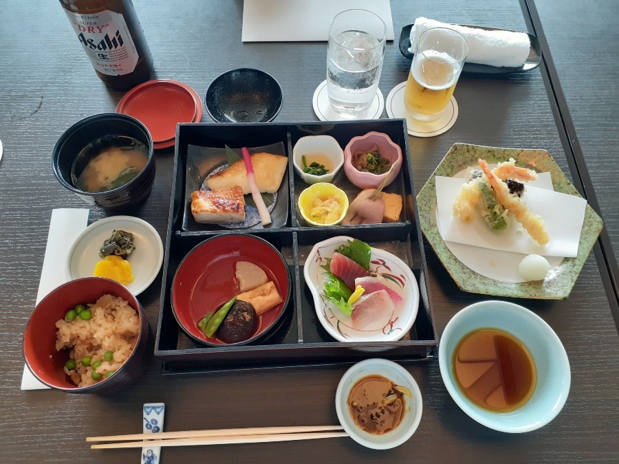 ランチ　打ち合わせ　ビール🍺付き