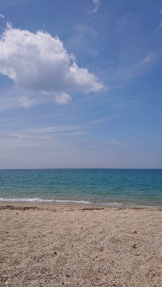 光市の海岸  美しい海  青い空  白い雲