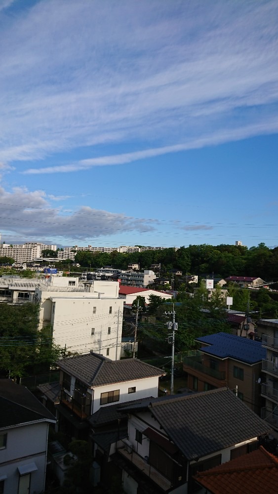 今朝の空晴れ☀️☁️