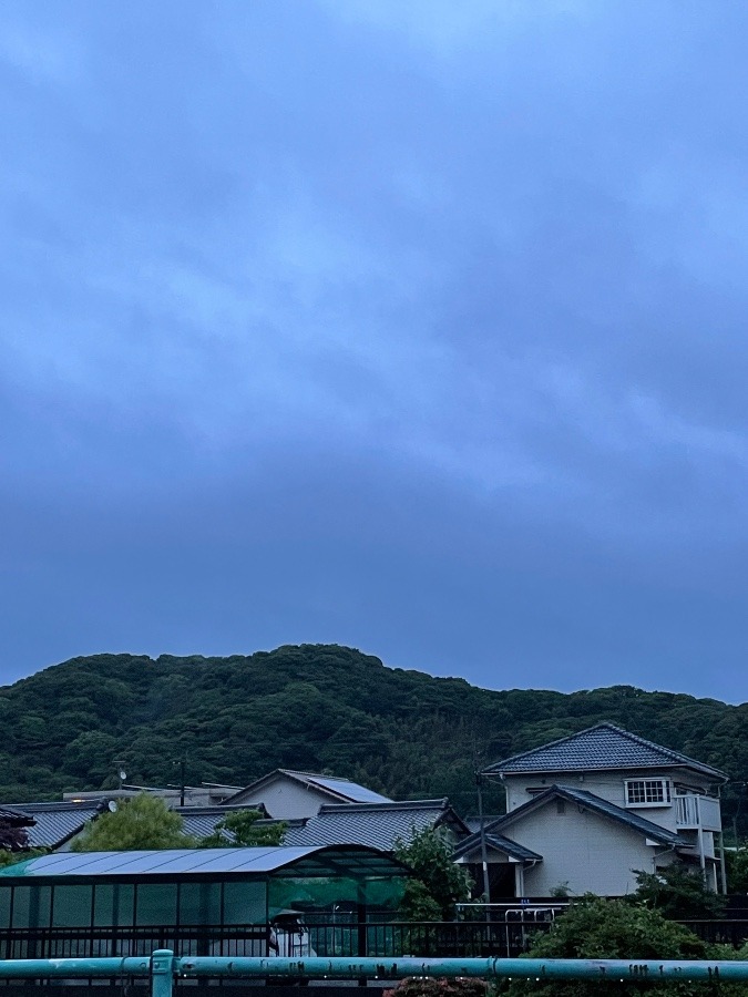 5時の空