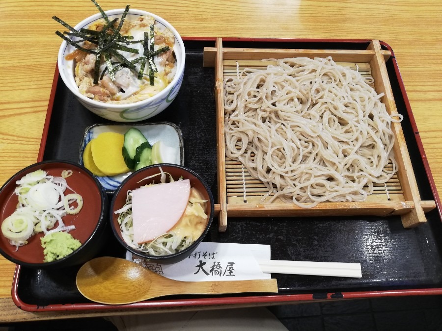 本日のお昼ご飯　ミニ丼の好み