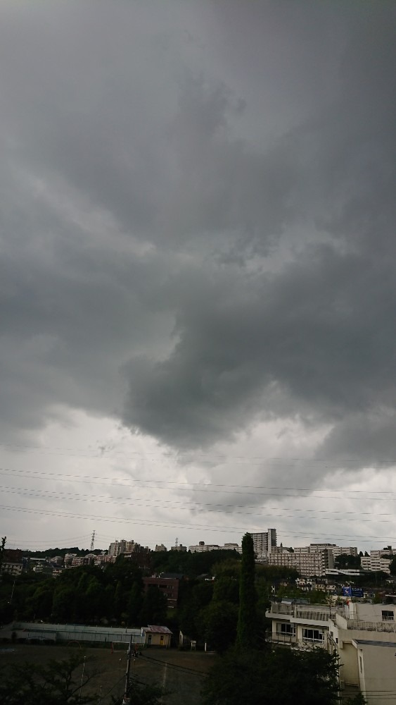 雲‼️それも黒い雲(^_^;)