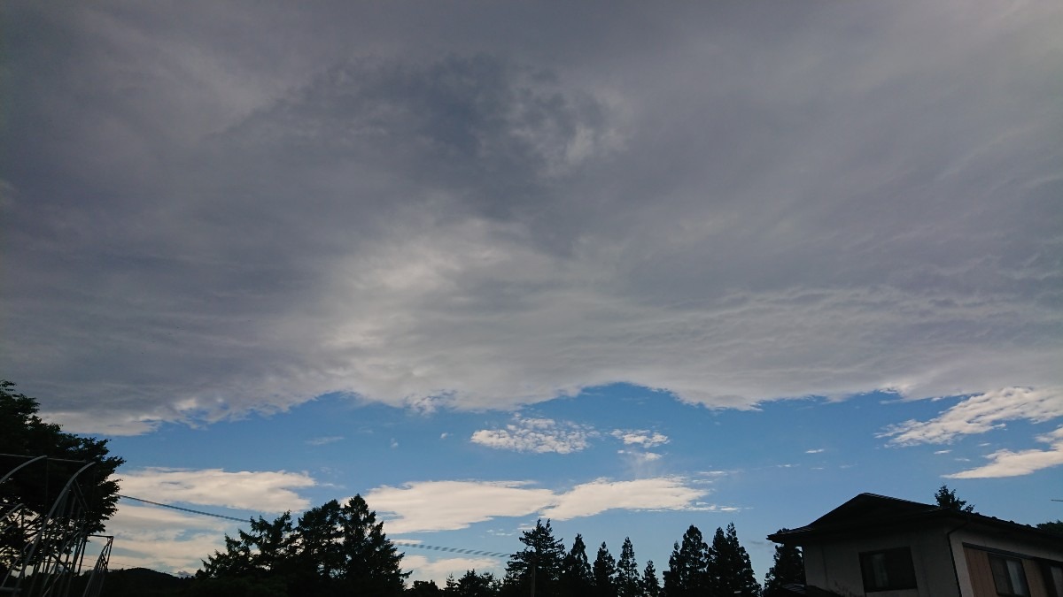 実家から今日の空