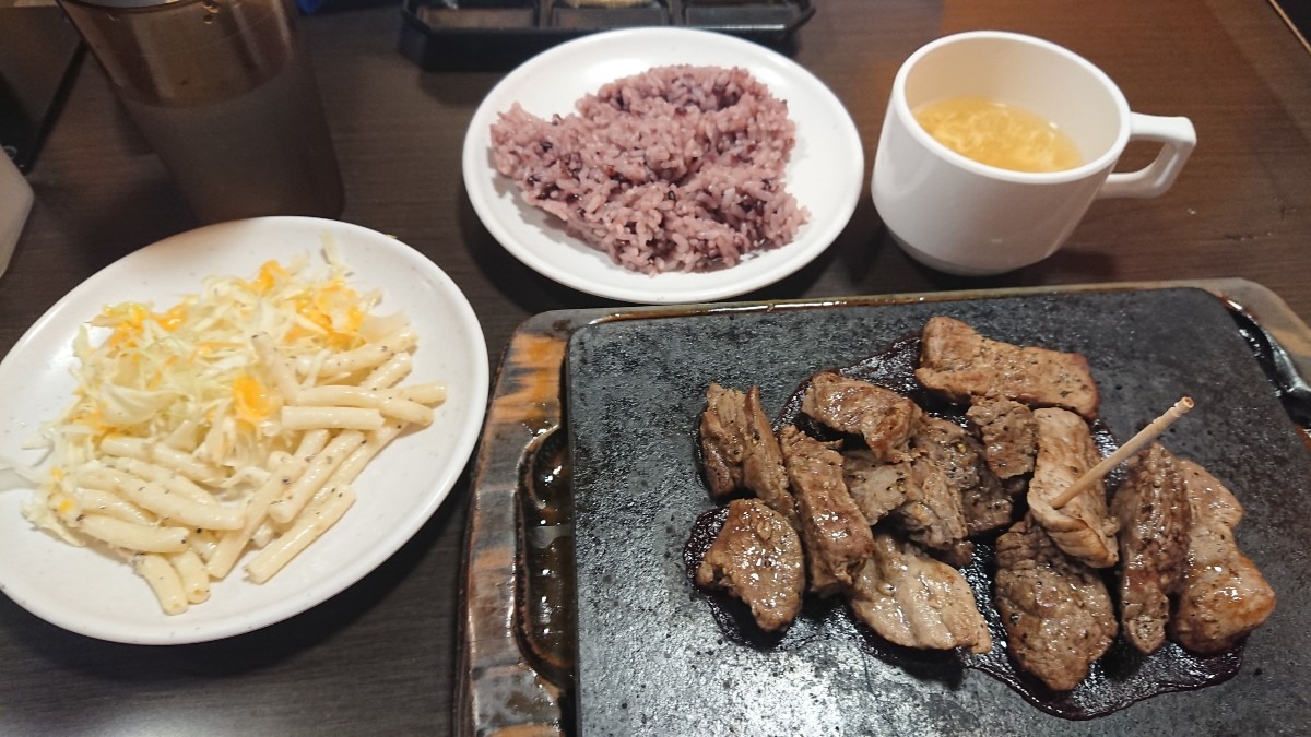 ランチ(ステーキ食べました)(^^)