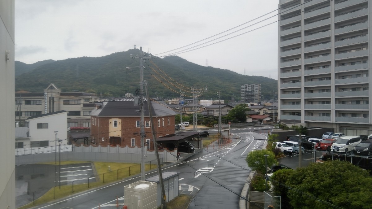 雨の朝  3