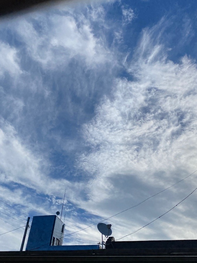 空と雲☁️　人が見てる⁉️