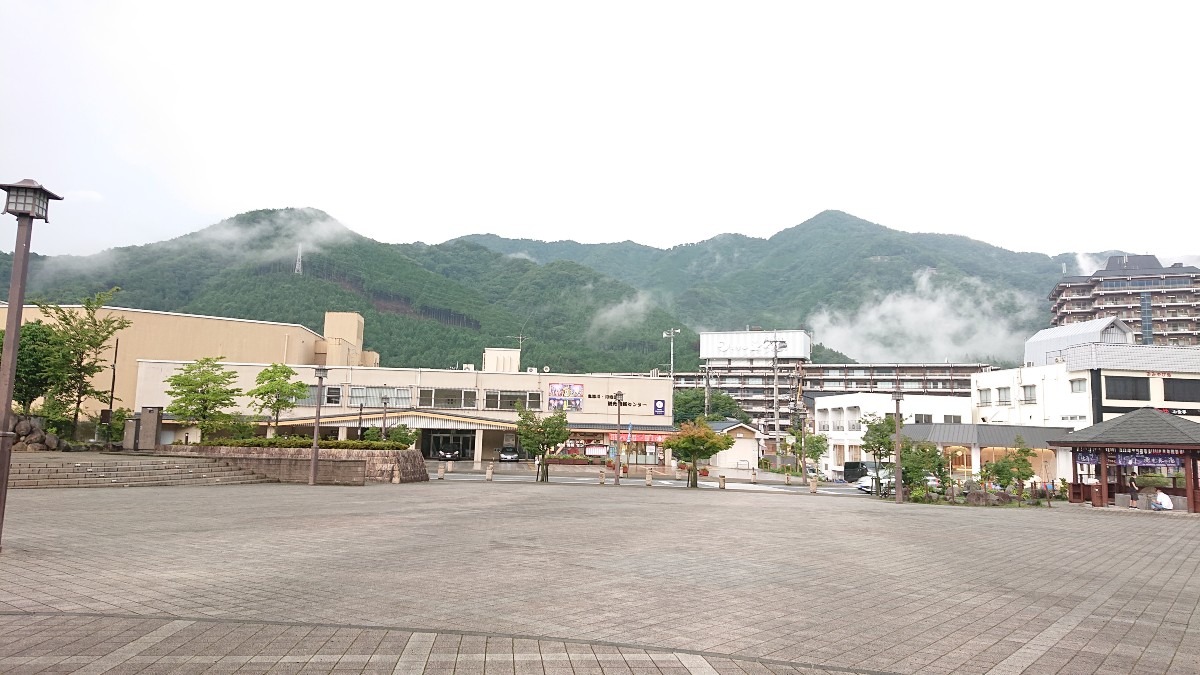 鬼怒川温泉駅からみた風景