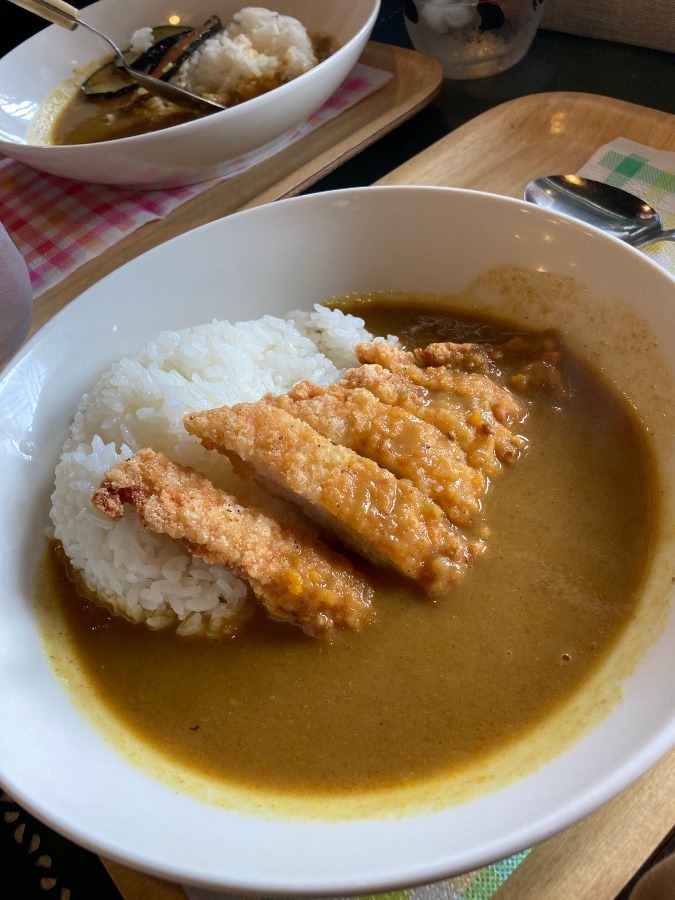 音猫のチキンカツカレー