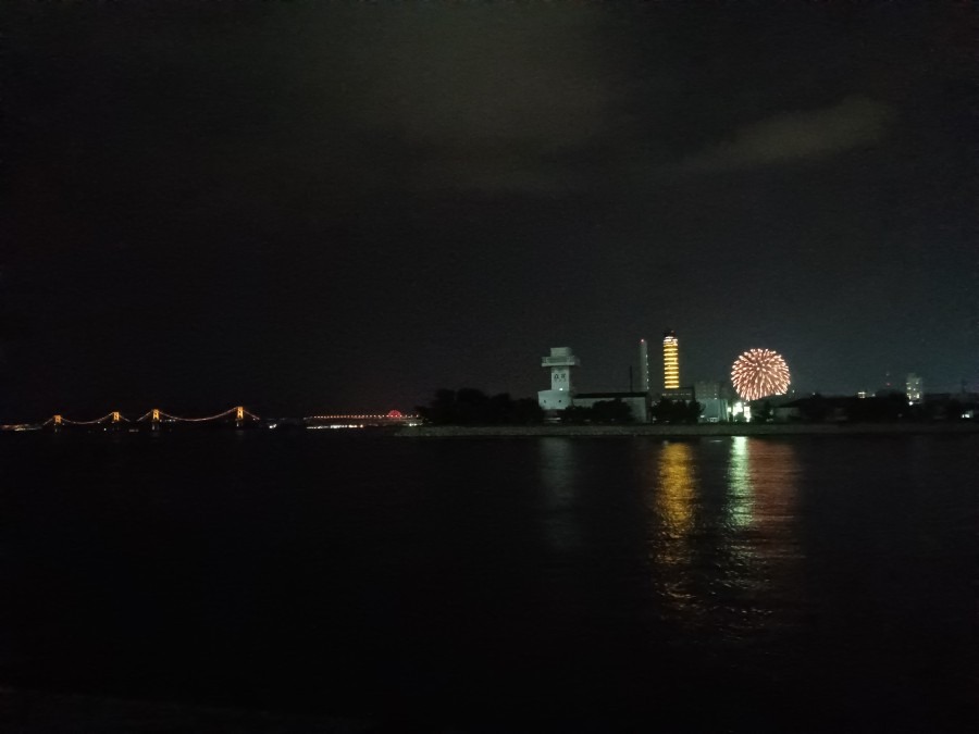 瀬戸大橋とゴールドタワーと花火