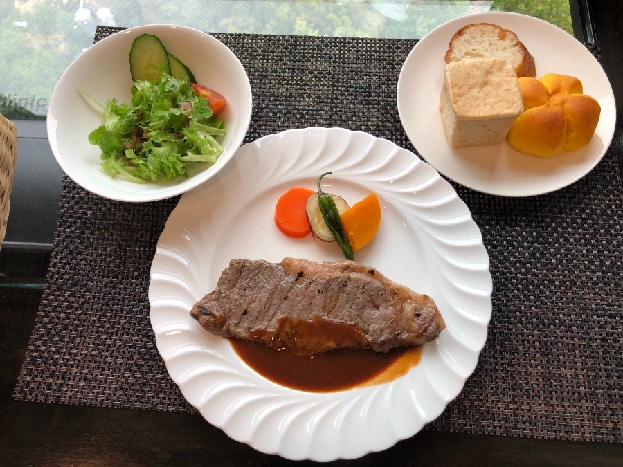 肉の日のランチ