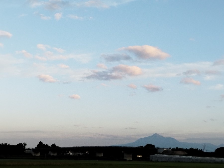 都城市（2022/9/8）今日の霧島も綺麗（西の空）😊⤴️