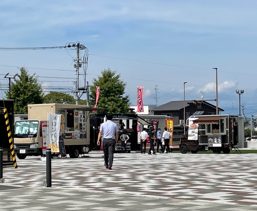 今日もキッチンカーが^_^