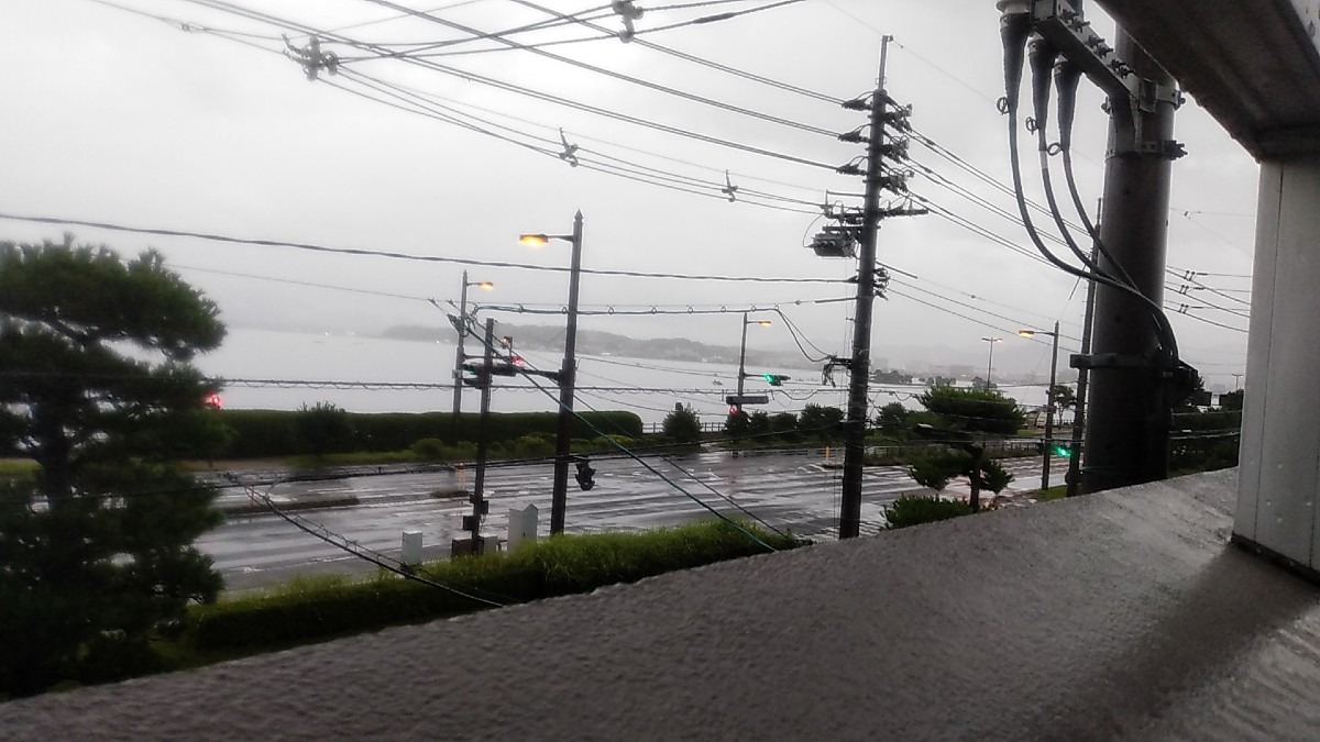 雨の宍道湖