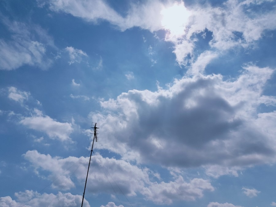 お昼の空 南