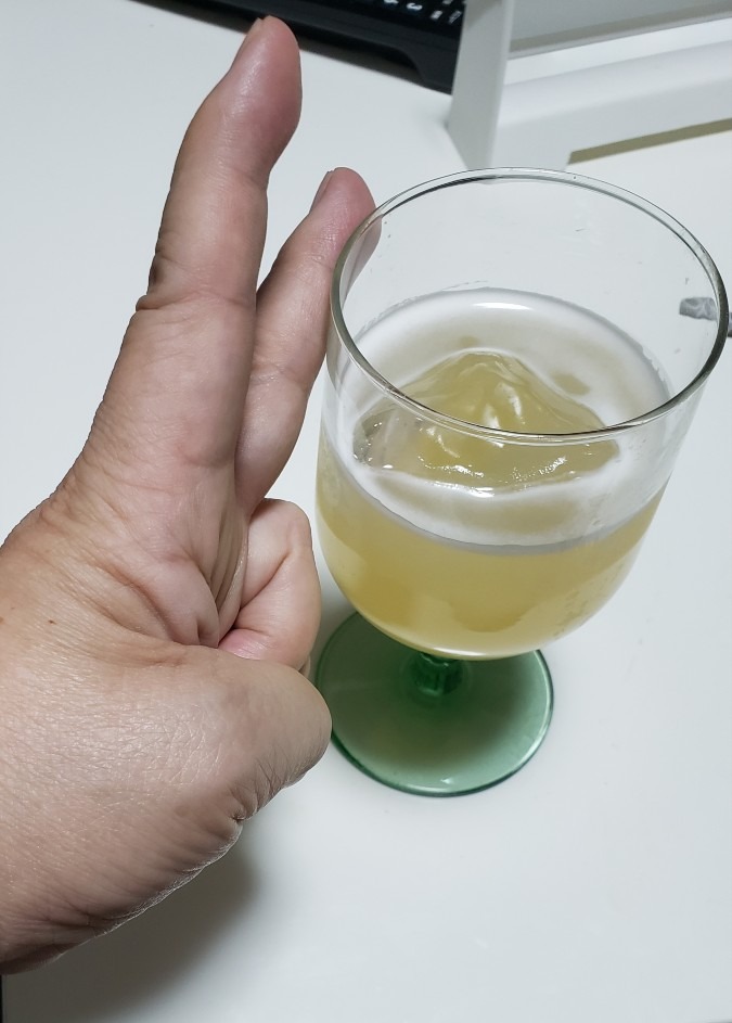 桃のカクテルでピース✌️乾杯