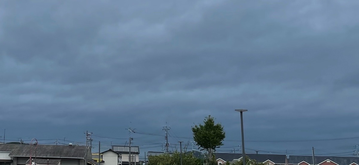 朝の空　９時半