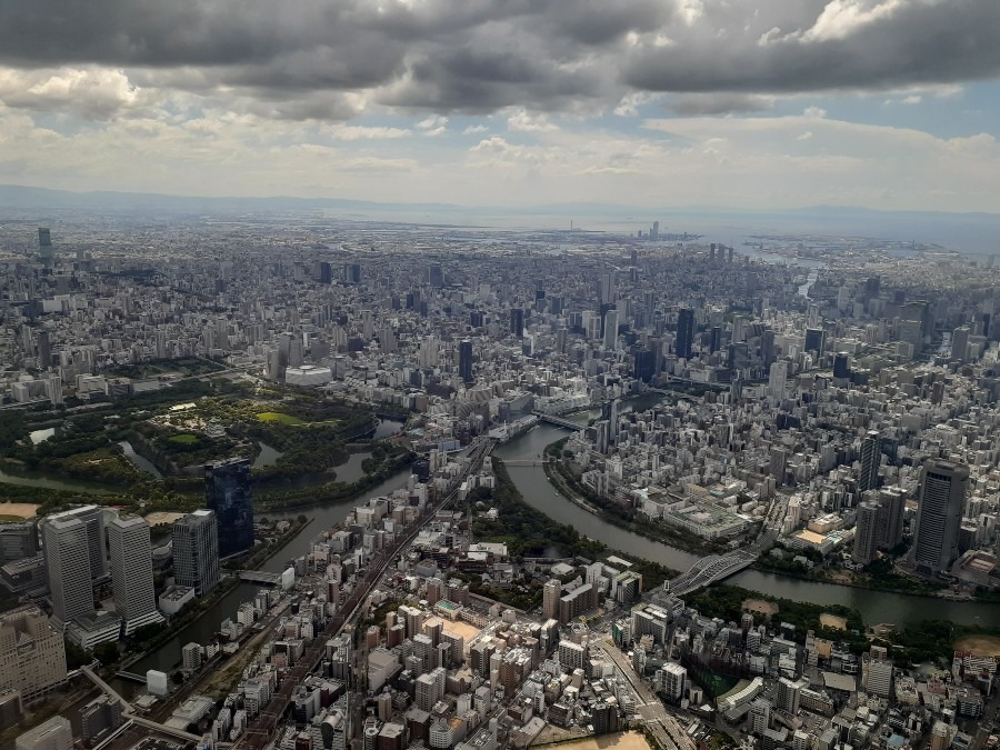 着陸直前(大阪城・あべのハルカス)