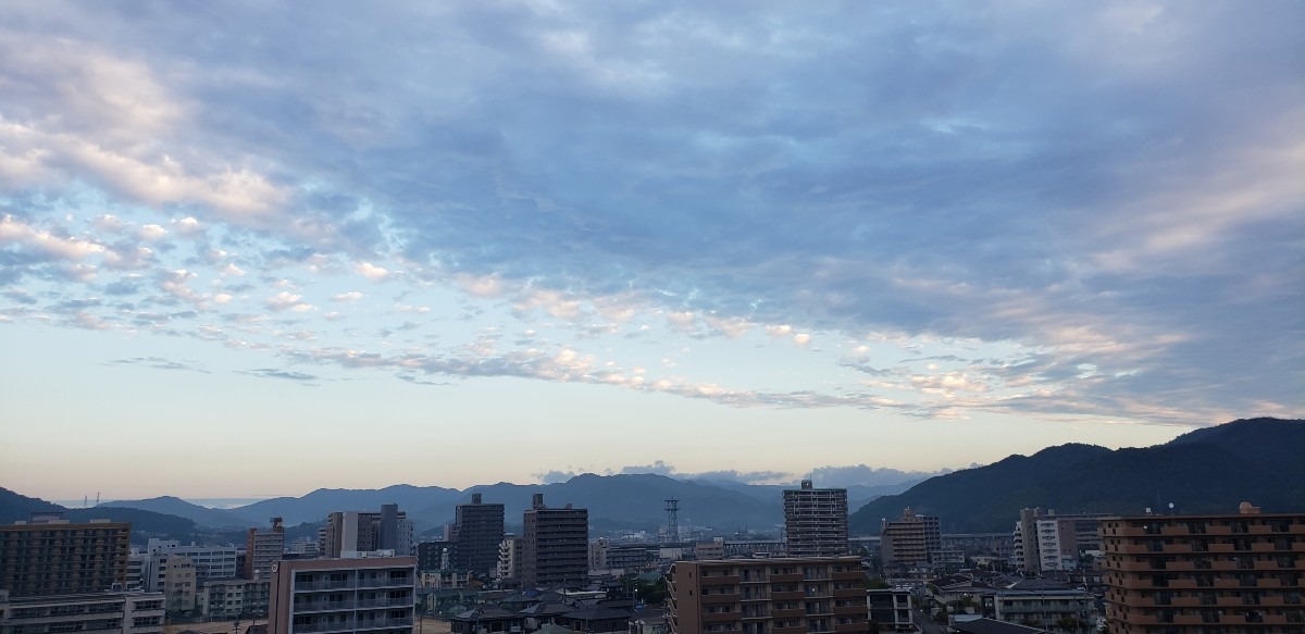 曇り空の中の光☁️