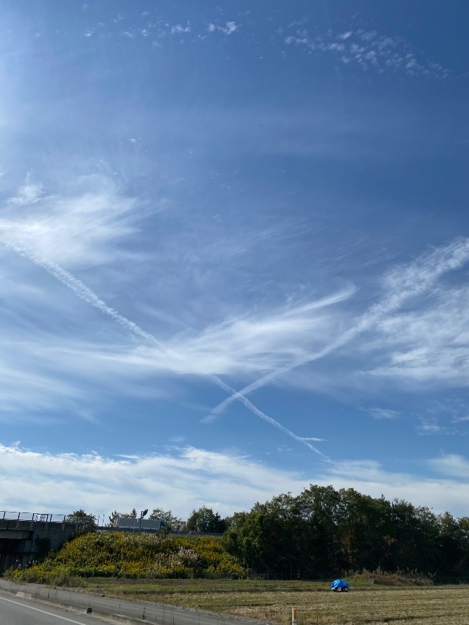 青い空と雲☀️☀️☀️