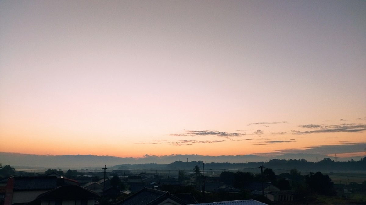 都城市（2022/10/16）今朝の朝焼け😊❗（東の空）②