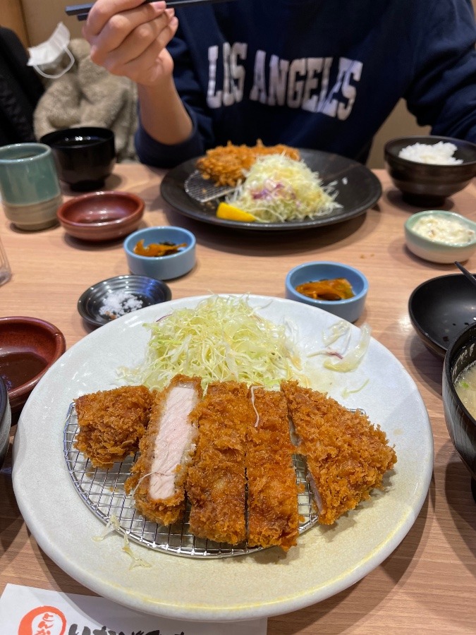 息子と近くのトンカツ屋さん