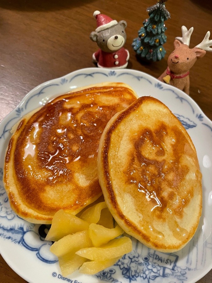 ホットケーキにりんごを添えて(´∀｀*)