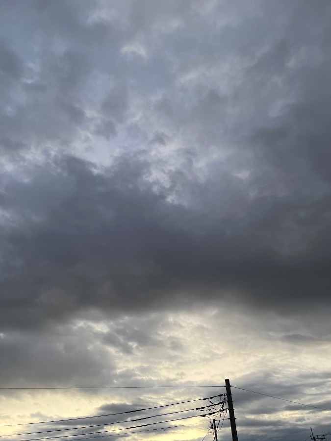 今日の東京の空は雲☁️→晴れ☀️