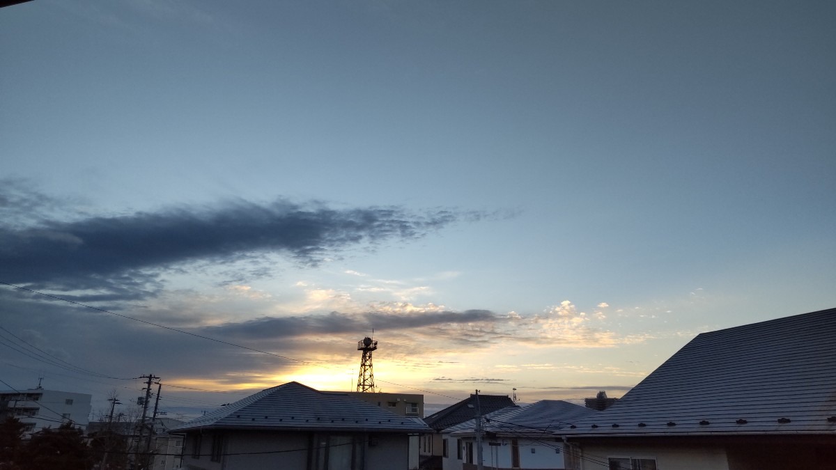 今朝の空。最高気温5℃！