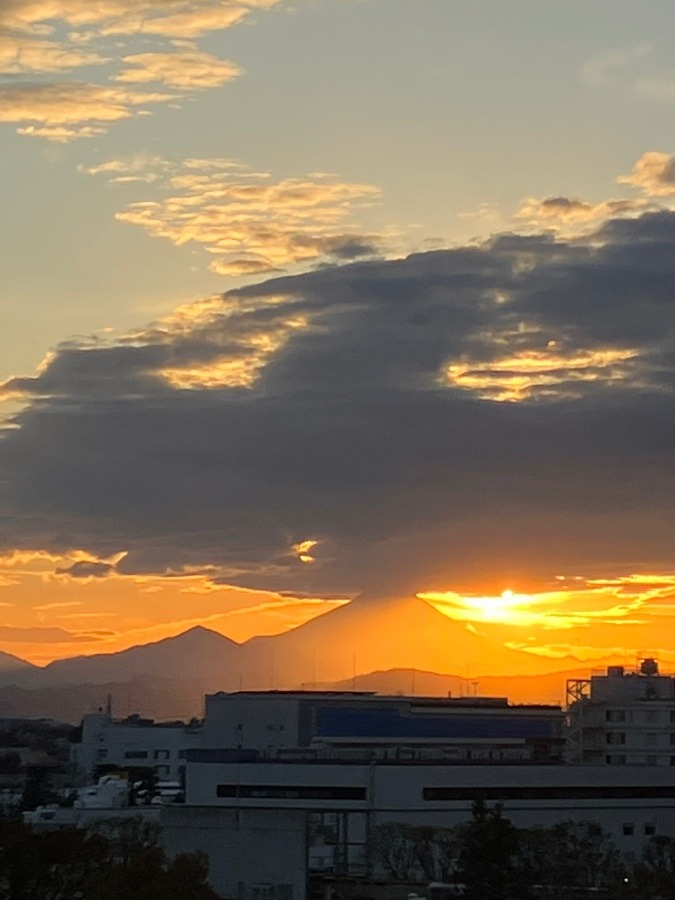 夕暮れの富士山