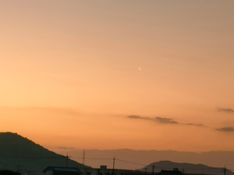 三日月が見えますか？