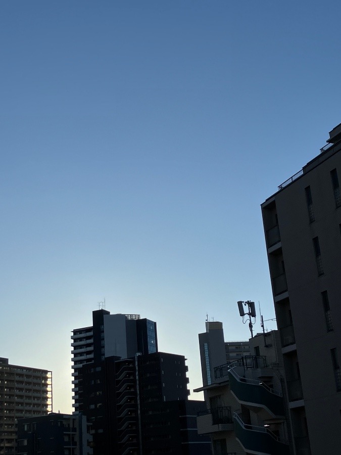 2/5 朝空（東風解凍、はるかぜこおりをとく）