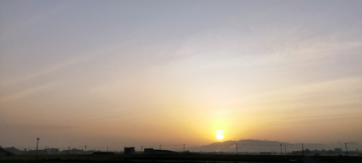 都城市（2023/4/18）今朝も晴れてます😊↗️（東の空）②