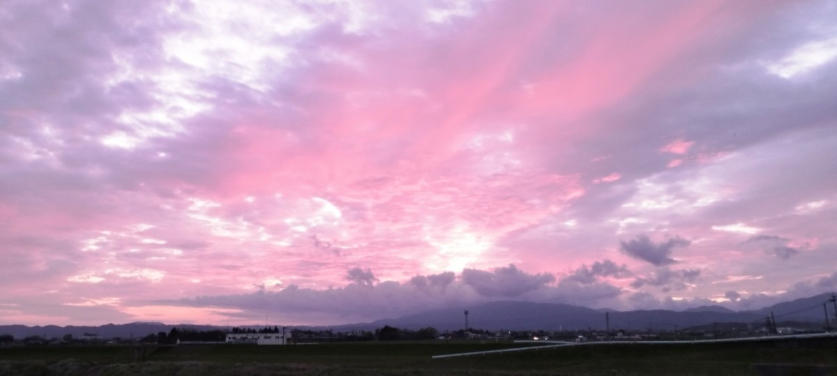 都城市（2023/4/1）今朝の朝焼け😊！（東の空）①