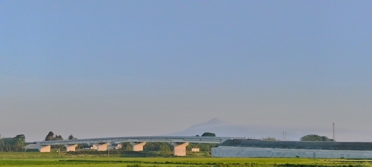 都城市（2023/4/27）今日の霧島😄（西の空）