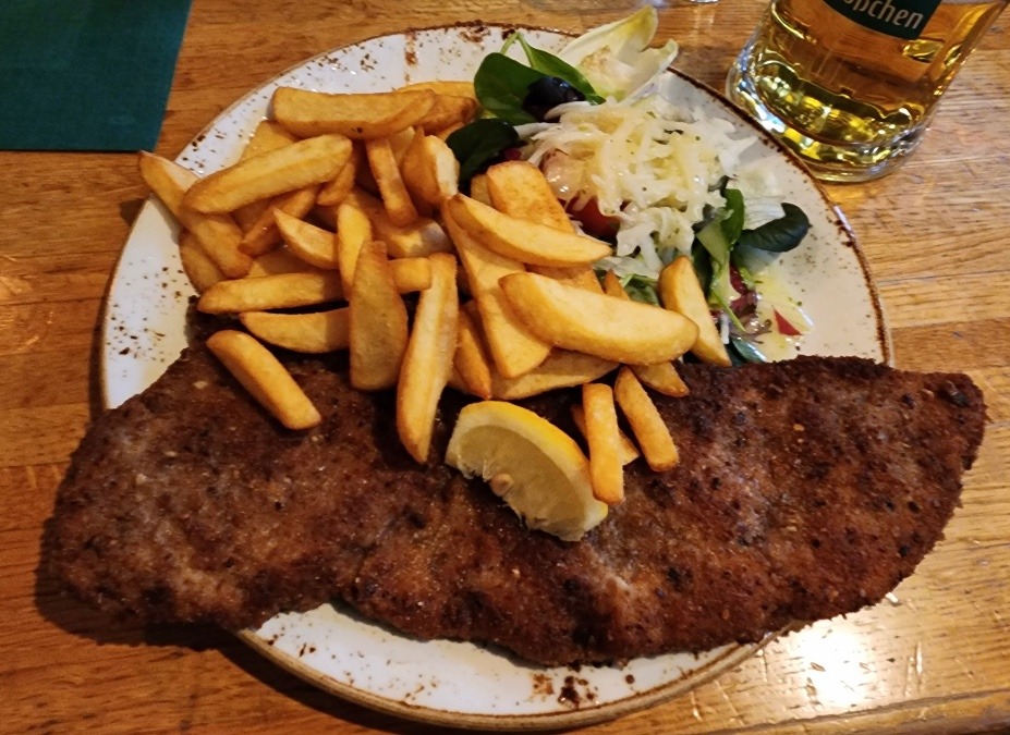 ドイツの定番料理『Schnitzel（シュニッツェル）』〜ドレスデン、ドイツ