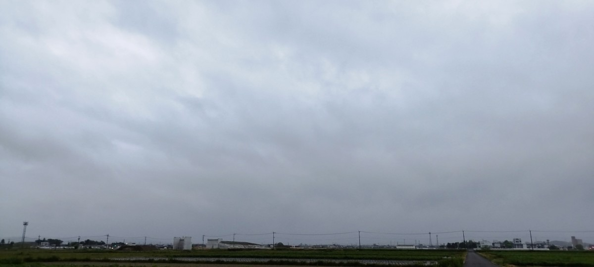 都城市（2023/4/21）今朝は雨が降ってます😅（東の空）①