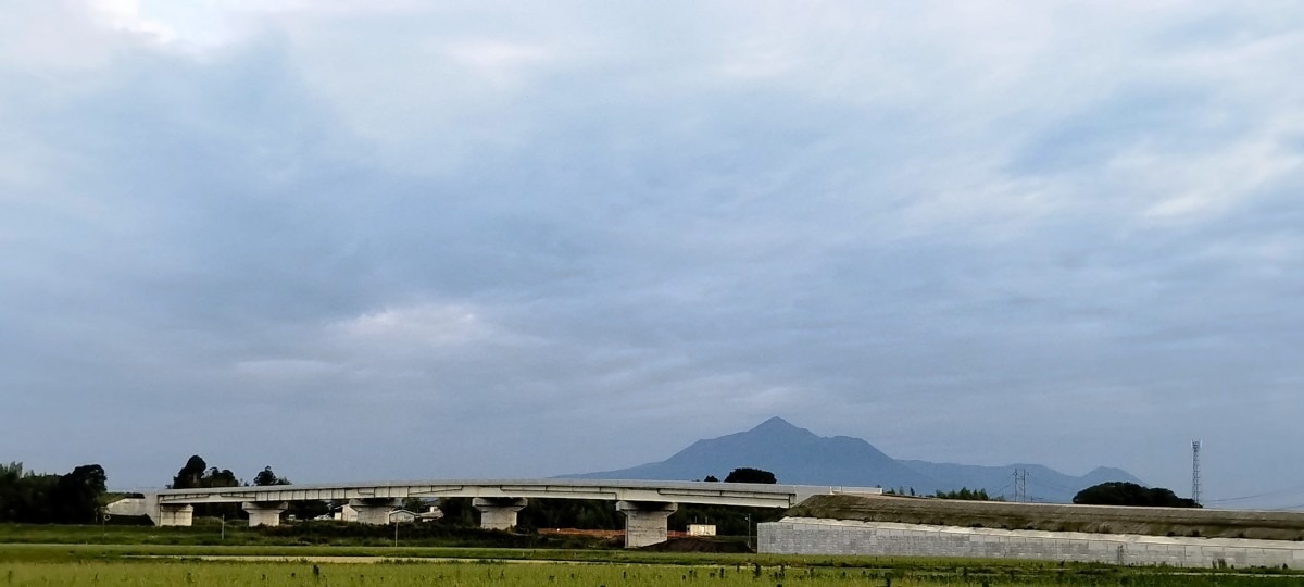 都城市（2023/5/25）今日の霧島😄（西の空）