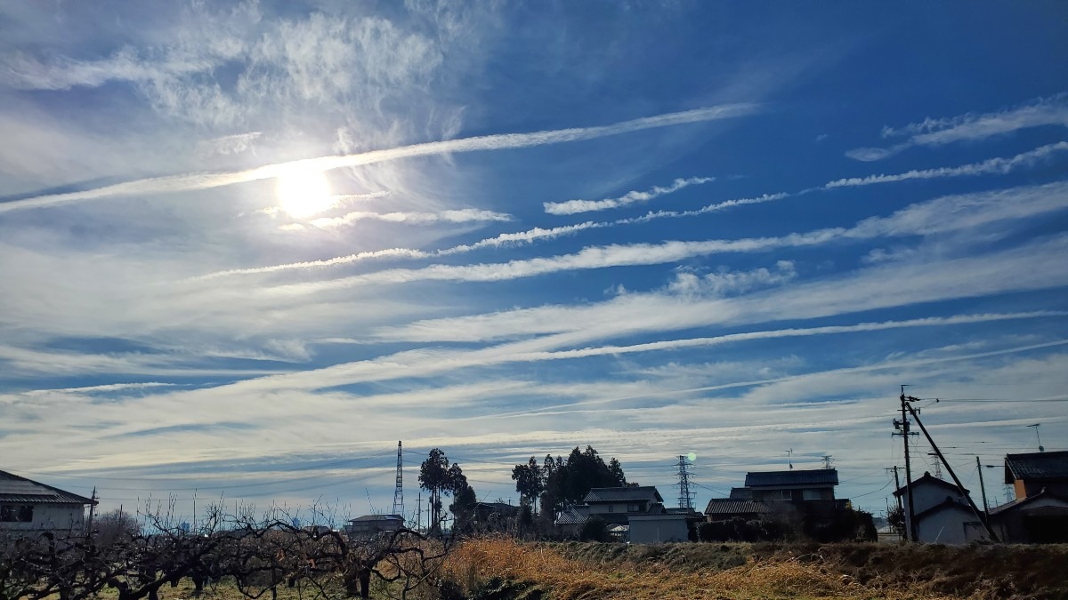 ケムトレイル撒き撒き‼️明日は何があるのかしら❓️