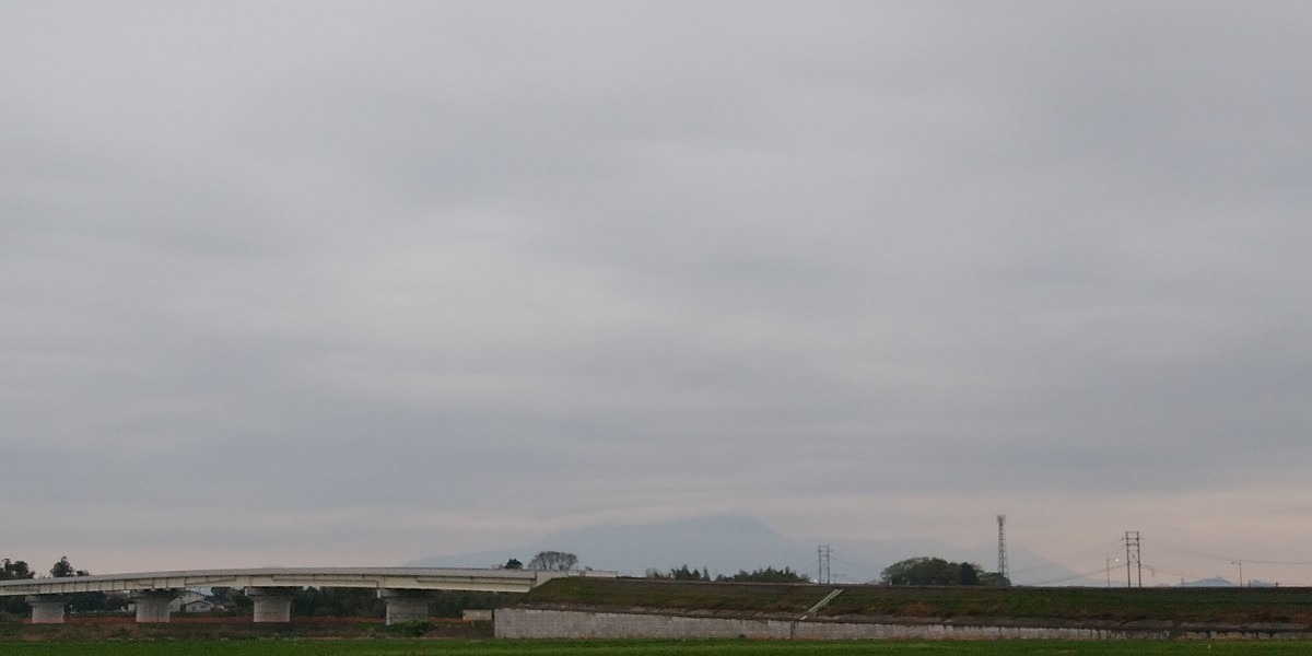 都城市（2024/4/5）今日の霧島😓（西の空）