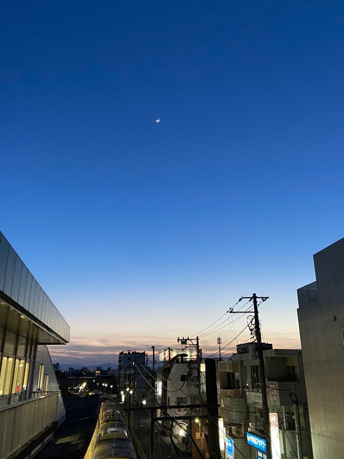 今夜の三日月も美しい