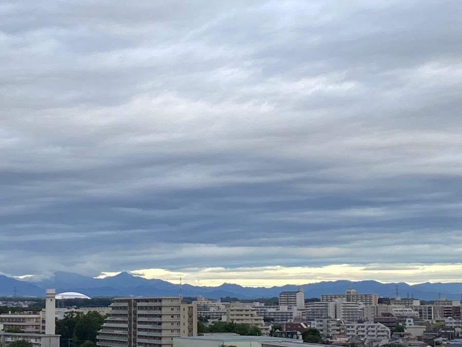 今朝の山々と街の風景1