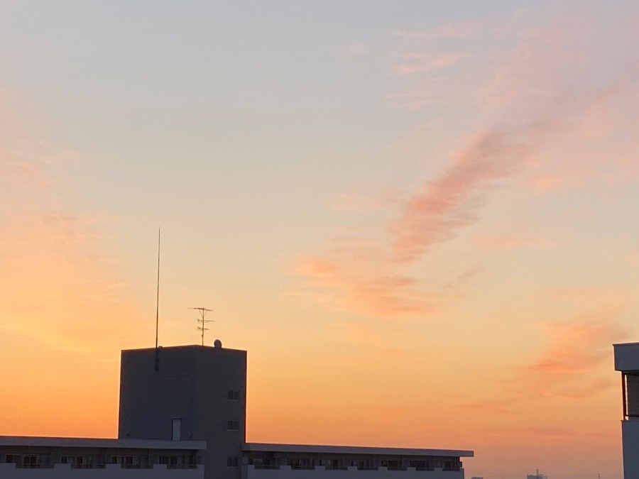 空の向こうから朝日がやってくる