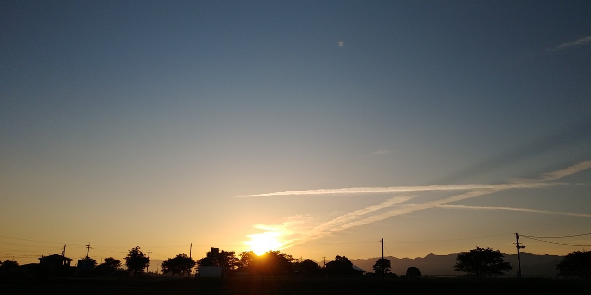 都城市（2024/5/14）今朝は晴れてます😊（東の空）②